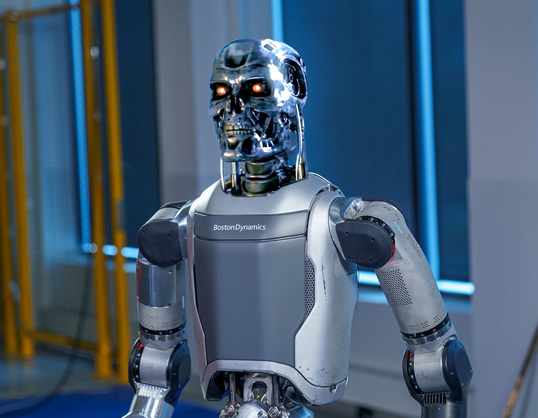 Seems #bostondynamics forgot one small detail on their new #atlas #humanoid #robot. 

There, I fixed it.