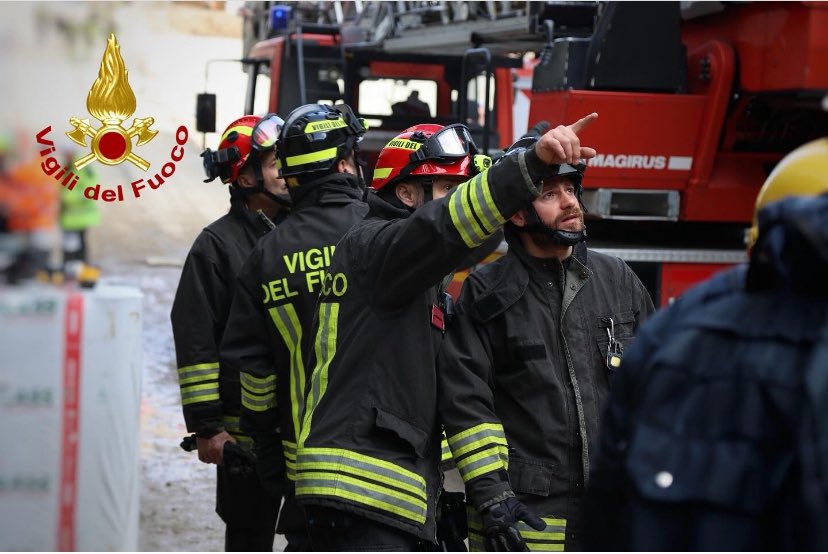 Il ruolo fondamentale del caposquadra: sono le sue indicazioni ad assicurare l’efficacia dell’intervento 

#lidoveserve #vigilidelfuoco #soccorsiquotidiani #addestramentiquotidiani #salvataggiquotidiani