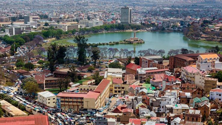 @queenoftrolberg Antananarivo isn’t a bad city, at least in terms of architecture.