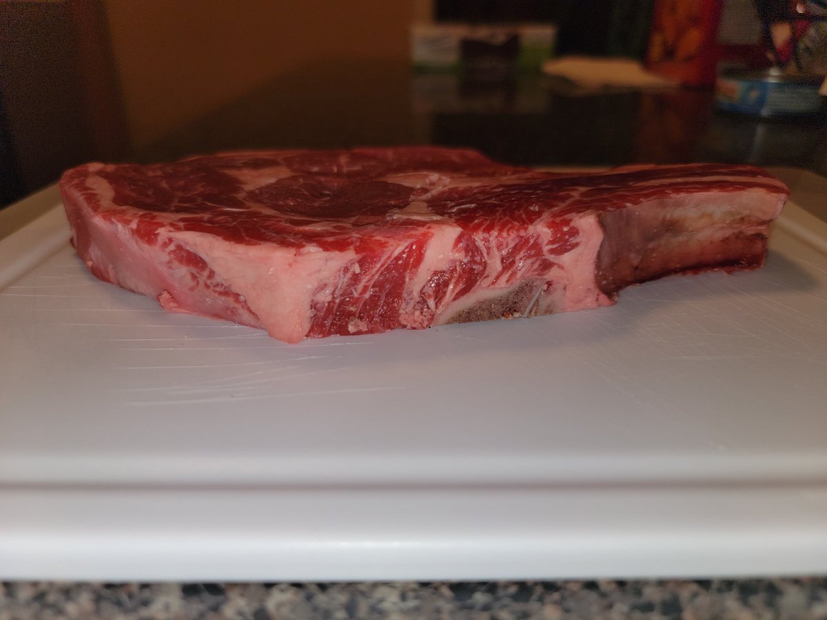 DaninCarteret's tweet photo. Current situation. 🤤😋 #deadhunkofcow #endcut https://t.co/8LDb1F2eJD