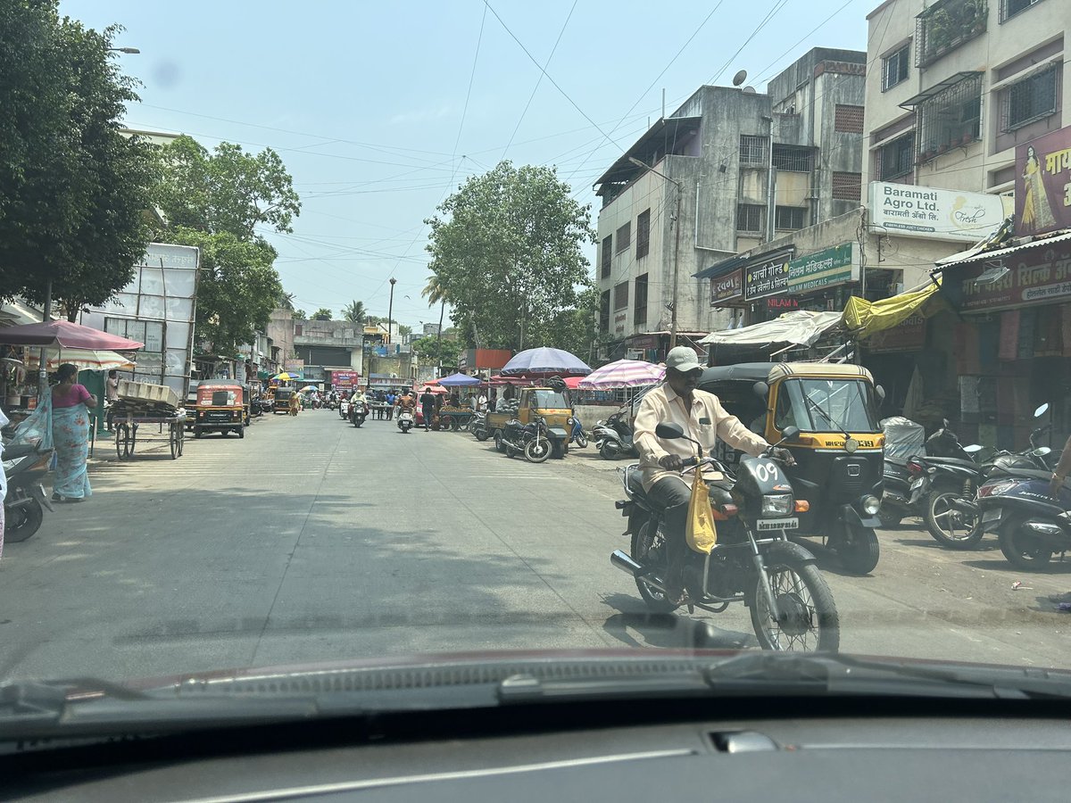 ashish_jadhao's tweet photo. पुणेकर्स… पुण्यात गाडी कशी चालवायची हे सांगेल का कुणी?
#ElectionTrail 🗳️ https://t.co/Ib7ZVIcCTf