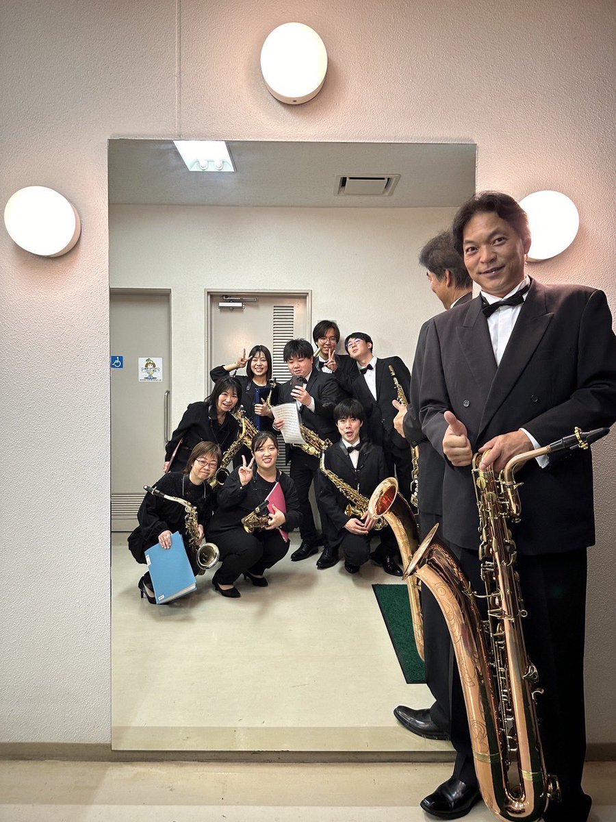 HimukaSoundCLUB's tweet photo. サックスパートはT-SQUAREの宝島を演奏します!
吹奏楽の定番曲ですが、今回はサックス9重奏という編成で演奏します。
聞き慣れた曲とは一味違うサウンドをお楽しみください🎷 https://t.co/QPQeTaOknb