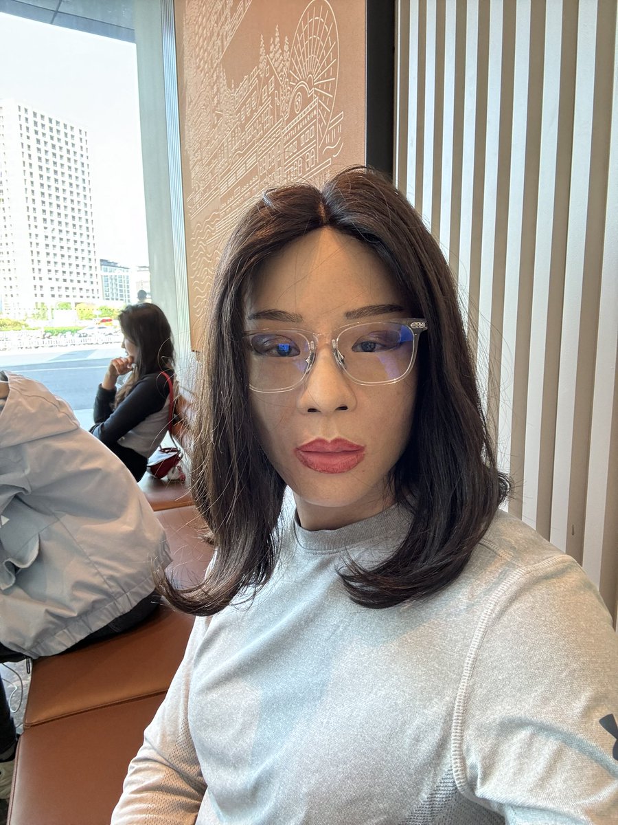 Michicocolove's tweet photo. Good Day
First time expose W/ mask in public space, seems no body feel any abnormality around me (perhaps my suit is to conservative or breast not big enough 😆😆) https://t.co/MyXl4sRZPs