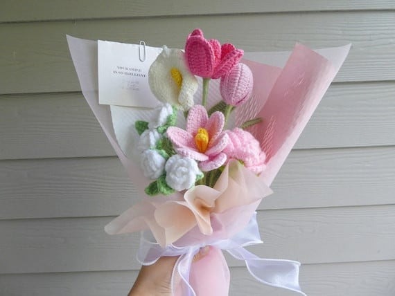 Crometeshop's tweet photo. Beautiful gift for your friends and family. Crochet Flowers Bouquet Handmade. https://t.co/xEM5tcUmKv