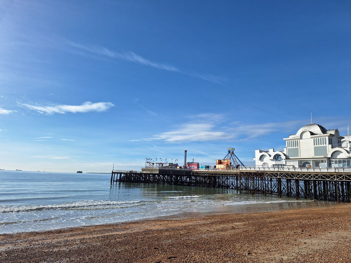 Good morning #Portsmouth 
Not long now until we welcome our guests at today's Open Experience Day. Come & see us in the beautiful Park Building, hear about our excellent courses, & take part in a sample session.

If you've got time, take a trip to #OurIslandCity's lovely seafront