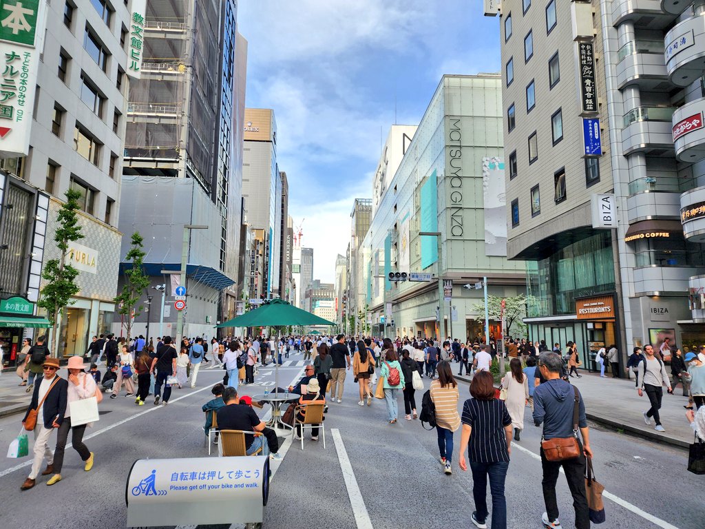 JAEGER_LE_COULT's tweet photo. 銀座へ。
久しぶり仕事用バッグを新調。
リュックにもなる2wayブリーフ。
紺かグレーで迷いましたが、実物はグレーがカッコよで即決(*´-`)
#PELLEMORBIDA https://t.co/SsC3RrjcDl