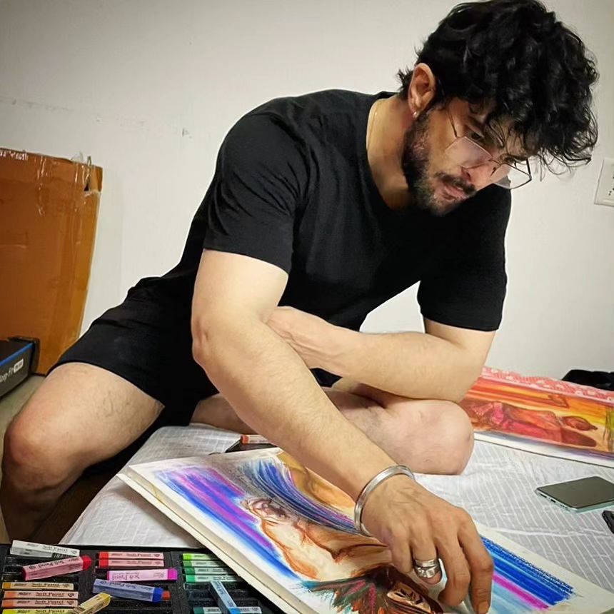 'Art has been an integral part of my life because it gives me an opportunity to create something timeless'

#RaqeshBapat talks about his love for #art and how it helps him connect with self and nature. Read: tiny.cc/9w5txz

#Artist #MyCityMyArt #BiggBoss