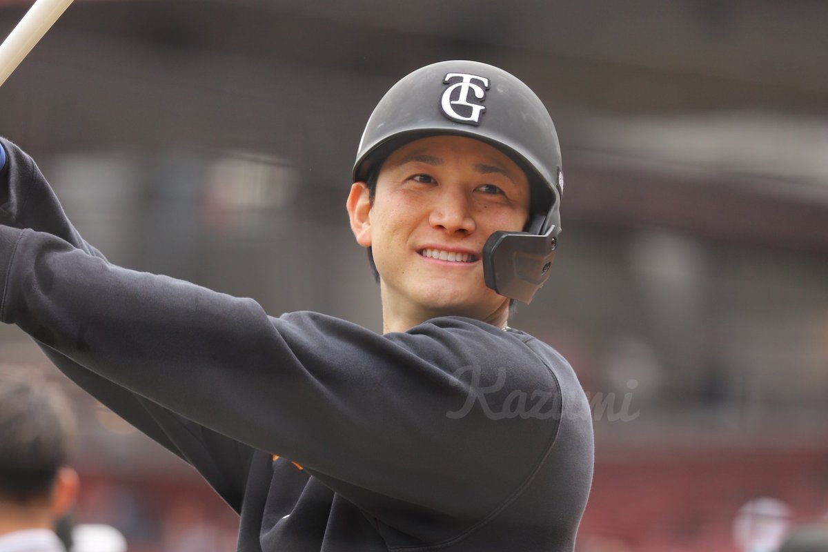 2024.4.20⚾広島vs巨人 マツダスタジアム 仁志さんに話し掛けられて ニコニコで打撃練習再開😊 #小林誠司