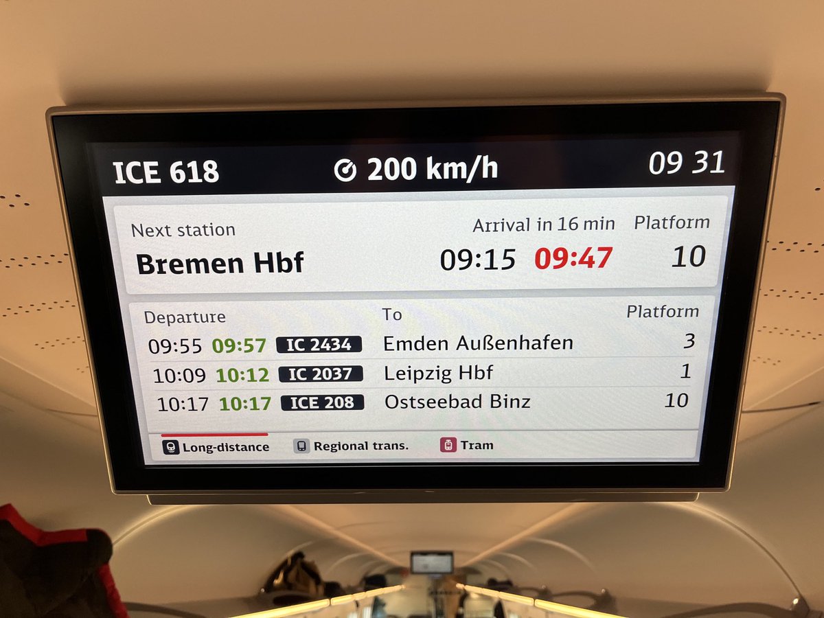 schwatzgelbde's tweet photo. Mit #VollePulle und einer halben Stunde Verspätung im 🚅 auf dem Weg nach #Lübeck zum Auswärtsspiel des #BVBII in der dritten Liga. #BVB #BVBU23 https://t.co/DetgNaeHHM