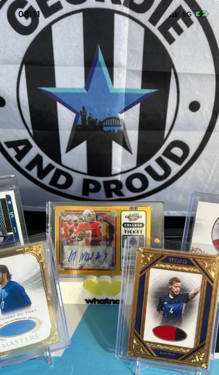 today at 1800hrs @StephenLambert0 will be live on @Whatnot with his weekly Singles Show and why not swipe right and grab yourself a bargain #tradingcards #sportscards #aucrtion More Info Here whatnot.com/s/95t2anMH