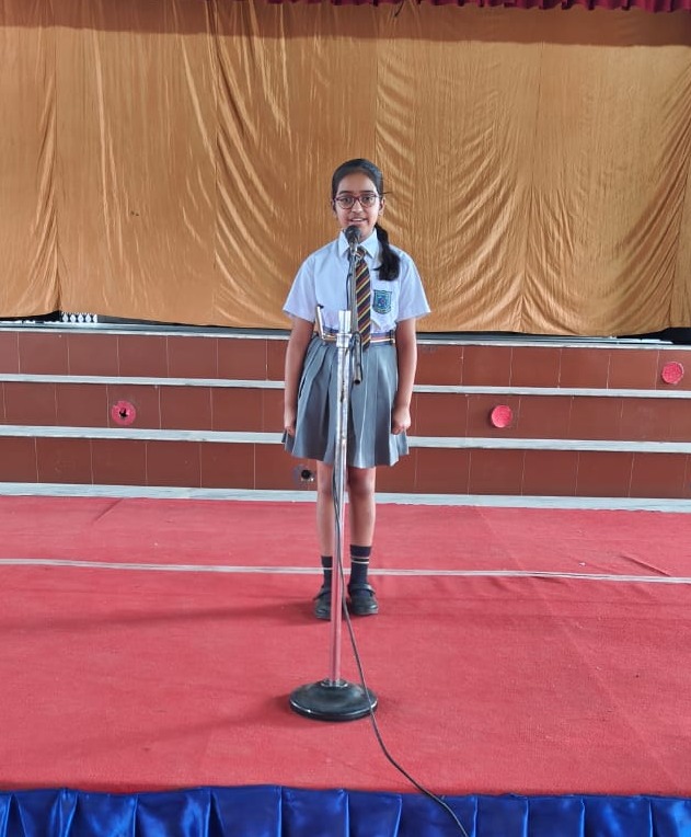 ShSsiliguri's tweet photo. The Primary School in Sacred Heart School started their weekly house activity with a Just A Minute session 🕒 where the talented students from the Primary School showcased their wit and talent on Friday 29th March. 🎤🌟
#SacredHeartSchool #Siliguri! 🙏📚 #Darjeeling #Siliguri https://t.co/yyZNQ4wli3