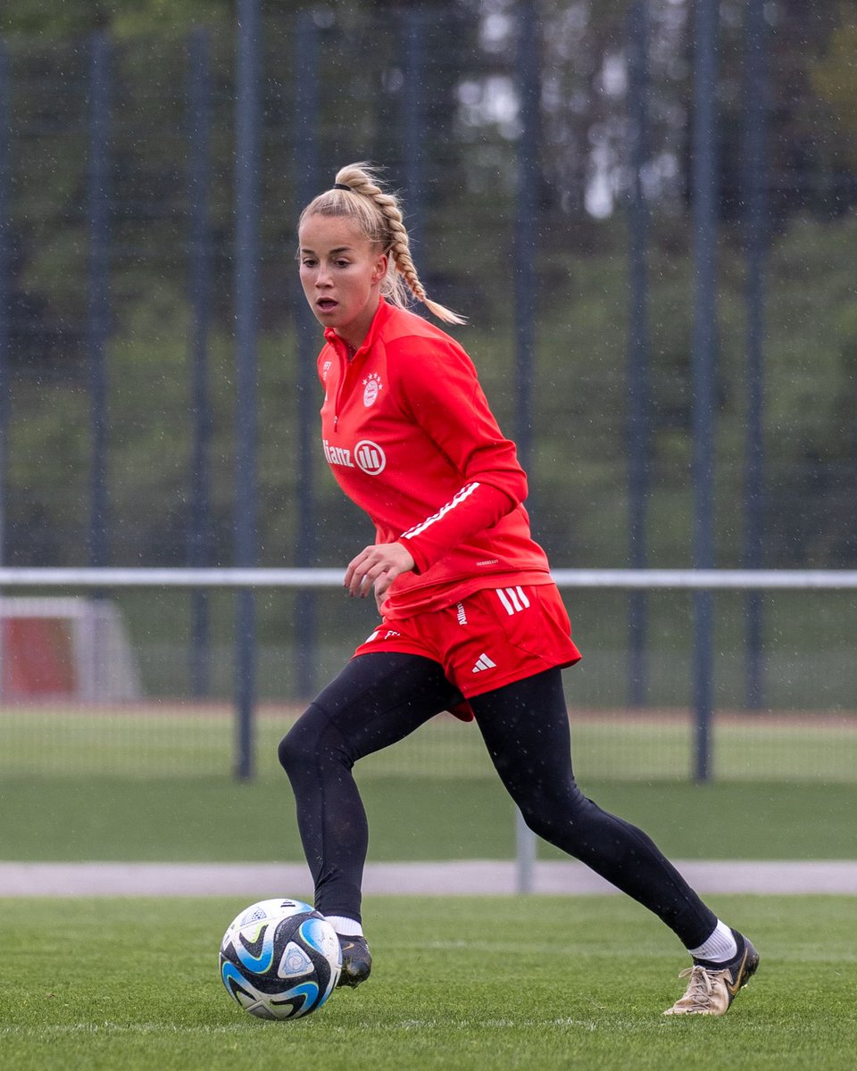 🔜 𝐇𝐞𝐢𝐦𝐬𝐩𝐢𝐞𝐥 💪
 
#FCBayern #FCBFrauen #MiaSanMia #DieLiga