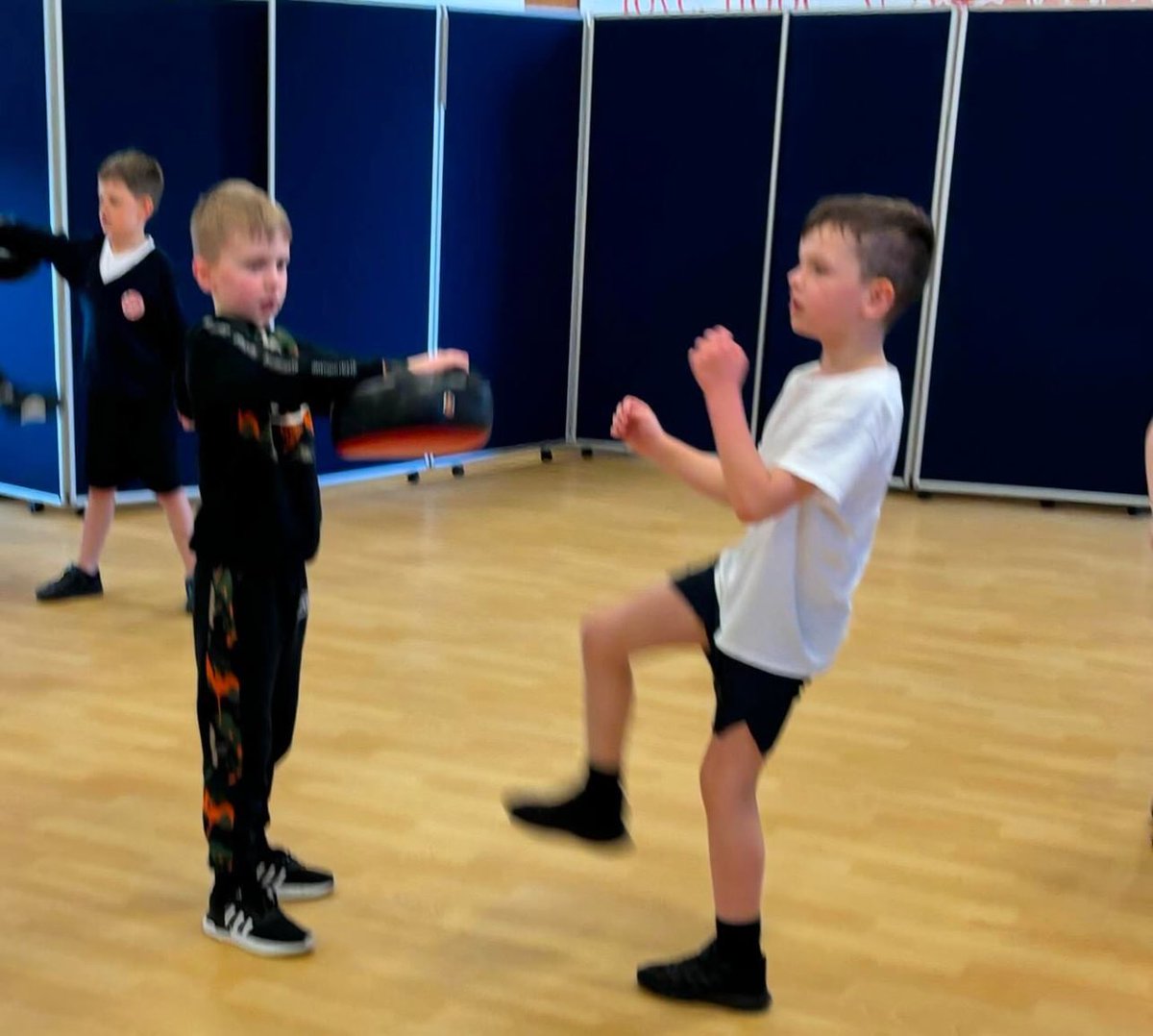 Year 3 are loving their taekwondo sessions with @jmtkd2000  🥋

#taekwondo #primarype #taekwondouk