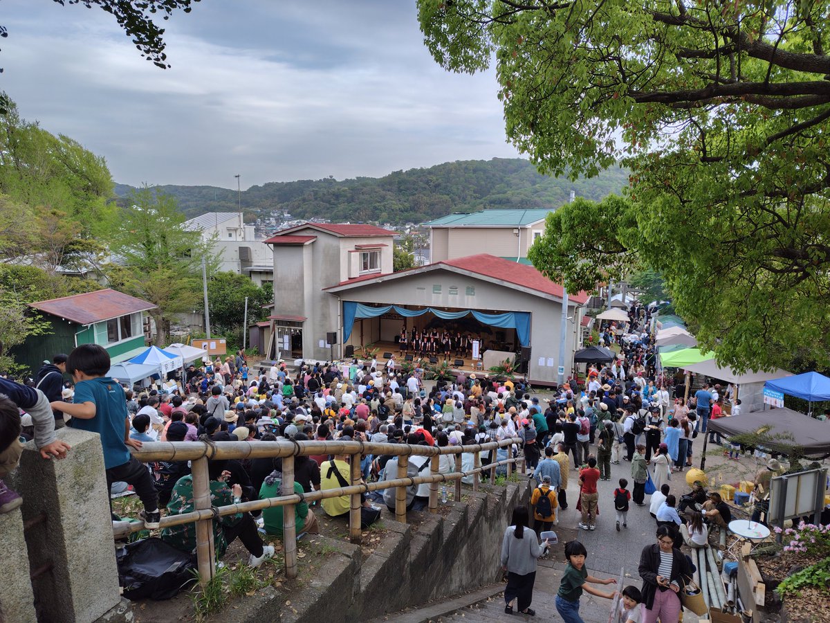 葉山一色！
かもめ児童合唱団！
斉藤和義の「ずっと好きだったんだぜ」！
なかなかいい。