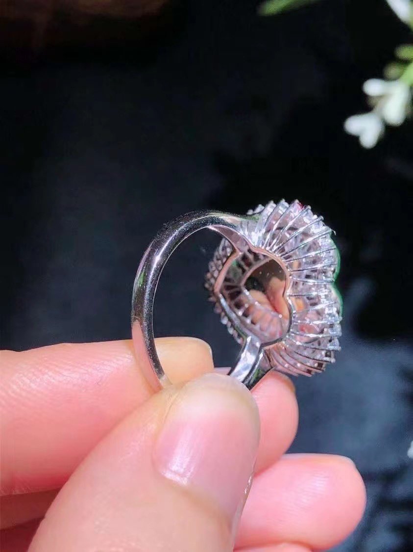 💚 แหวนหยกเขียวจักรพรรดิ  ตัวเรือนทองคำ 18K ประดับเพชรแท้  คัดเกรดพรีเมี่ยม jade typeA พร้อมใบเซอร์ #แหวนหยก #jadering #แหวนเพชร #แหวนหมั้น #แหวนหมั้นเพชร #แหวนแต่งงาน #แหวนแต่งงานเพชร #jaderings #diamondring #diamondrings #weddingring #wedding #ring #หยก #jade #jadeapplegreen