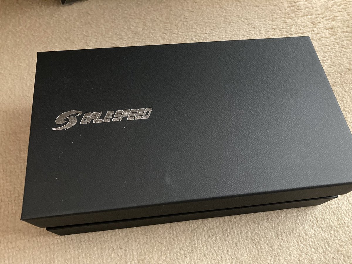 tomo7155's tweet photo. 先週受け取っていたけど、バタバタしてて撮り忘れてた。WR250Rのモタード化としてフロントブレーキは新しく構築。使用するマスターはACTIVE様のGALESPEED製のフロントブレーキマスターとACTIVE様取扱のGOODRIDGE、ステンブレーキホースを使用します。
#ACTIVE
#GALESPEED
#GOODRIDGE https://t.co/jMgtD8sptE