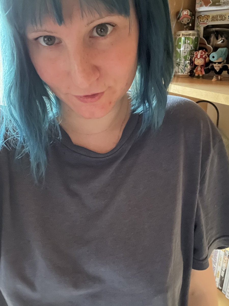 Noch voll verpennt aber wünsche euch trotzdem einen wunderschönen guten Morgen! 😅❤️
#goodmorningvibes #schlafmütze #ungeschminktewahrheit #cutegirl #bluehair #weekend