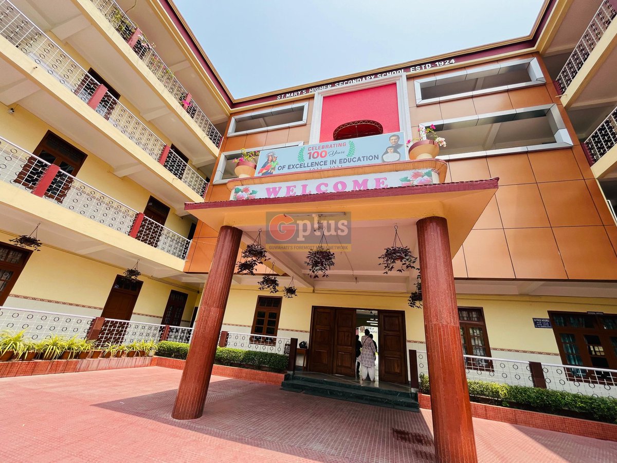 guwahatiplus's tweet photo. #PHOTO | #Guwahati school lay deserted after the announcement of #HSLCexamination results.
GPlus visited St Mary’s School and TC School in Guwahati to record the students celebrating their results but unfortunately the schools were found to be empty.
The principal of TC School noted, “Students now receive their results online, so they don’t feel the need to come to school."
A total of 4,19,078 candidates appeared in HSLC exams, 2024, among which 317317 student passed, keeping the overall pass percentage at 75.7%.
The pass percentage for #KamrupMetro stood at 84.2%.
HSLC 2024 examinations were conducted from February 16 to March 4, 2024.
#SEBA #results #Assam @SEBA_ASSAM @ranojpeguassam