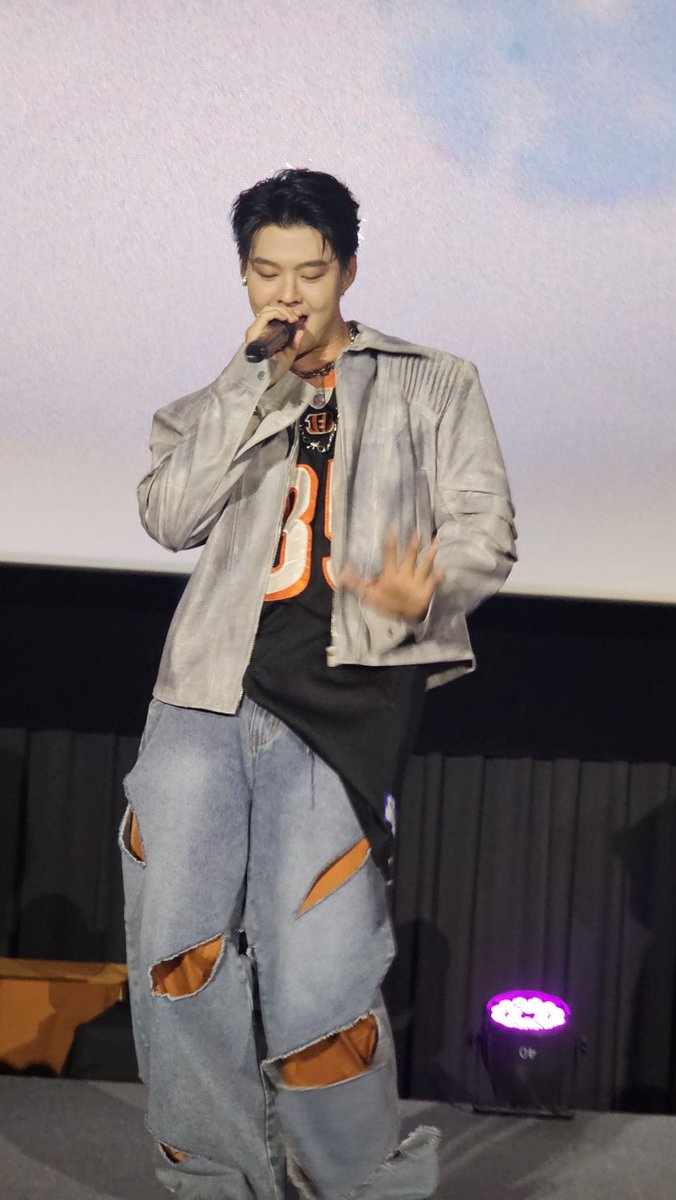 Step 3 ขวบ 🥰

SAINT26BD FANSIGN PARTY
#BD26ySaintFansignParty
#Saint_sup #MingEr