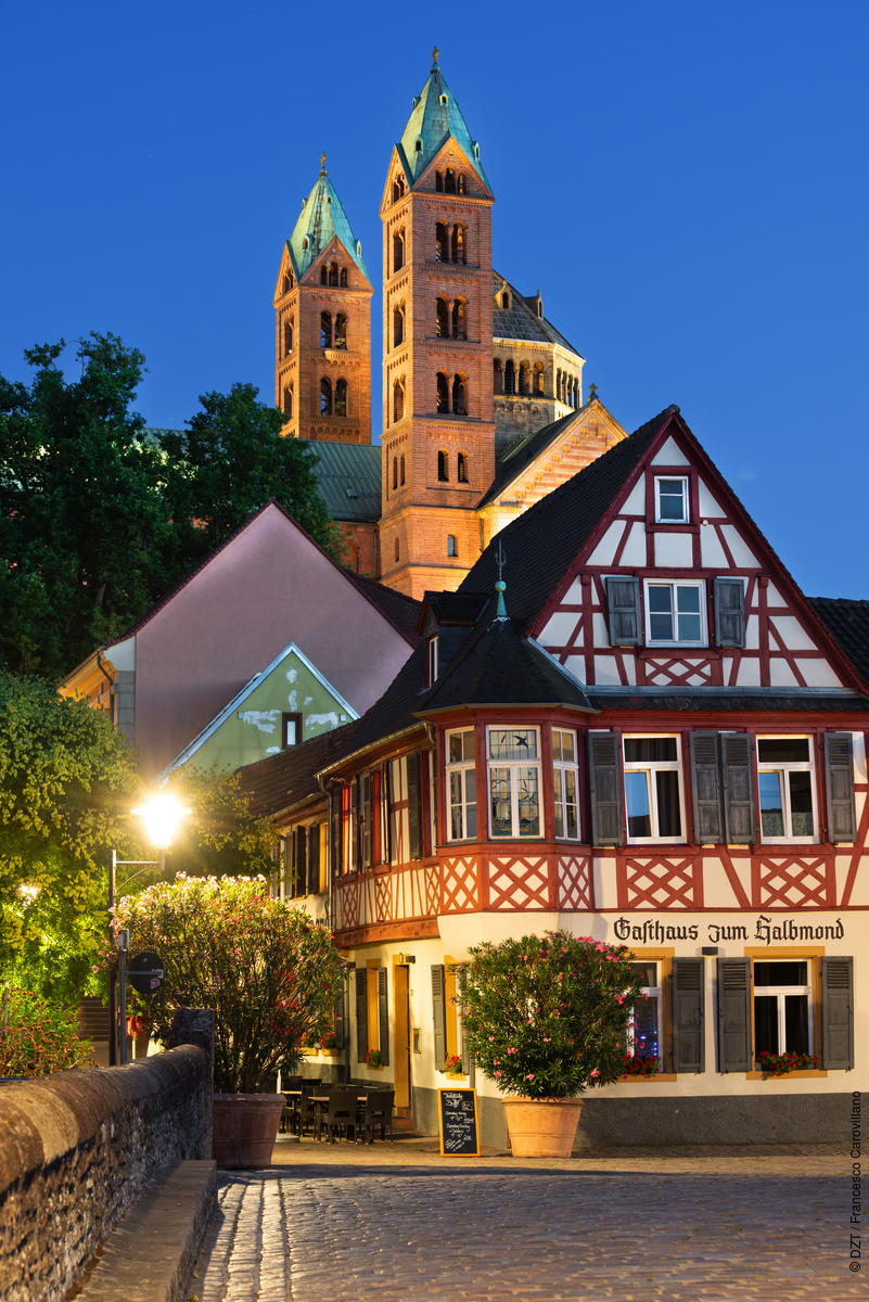 Approaching from any direction, Speyer Cathedral truly doesn't fail to impress. A UNESCO World Heritage site since 1981, its Romanesque grandeur and historical significance are utterly captivating.
