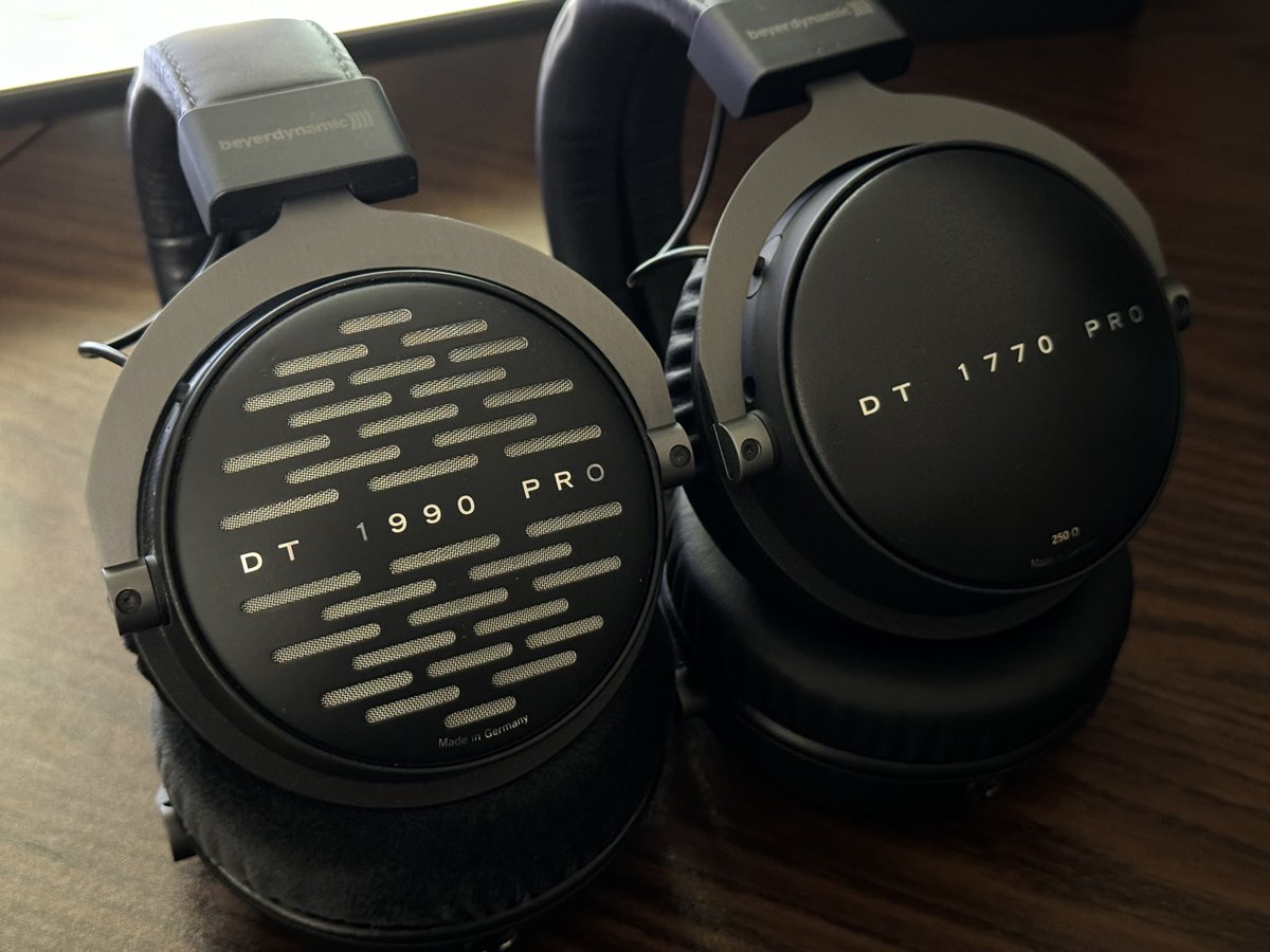 tatan_0427's tweet photo. 先日のポタフェスで改めて試聴して
DT1770PRO買い直しました。
6年前訳あってDT1990PROだけ手元に残して、その他のヘッドホンは断捨��したけどこのヘッドホンだけは買い直したかった…
忘れかけていたこの音、、、やっぱりいいですね。
巷で話題のDT770PROXよりも好きです。
#DT1770PRO
#DT1990PRO https://t.co/96UlRTsW0c