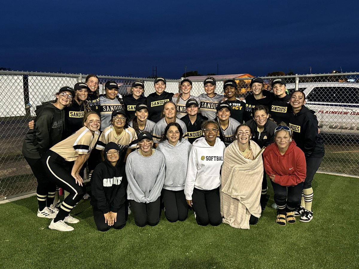 The Sandie Softball program completes their 3-5A district sweep out scoring their opponents 147-10. Congratulations to both our JV and Varsity team for an undefeated district run! #districtchamps 💛🖤🌪️