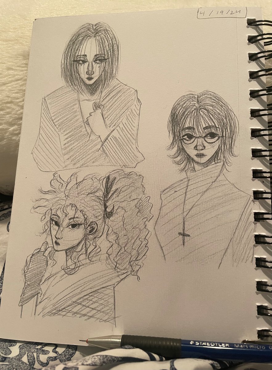 kebabblee's tweet photo. quick redraw of those end of chapter sketches ok bye gn https://t.co/BrTzb5Z9CI