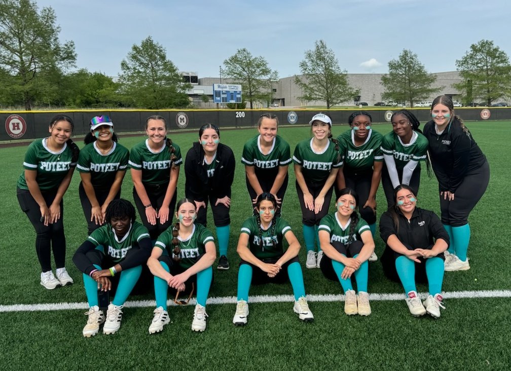 PoteetSoftball's tweet image. Varsity wrapped up the 12-5A District Championship 🏆 for the first time since 2006.  They will play SOC in Bi-District next week.  All information is TBD.

JV finished the 2024 season undefeated and also won the 12-5A District Championship 🏆

#ALLinALLout
#MadeToExcel