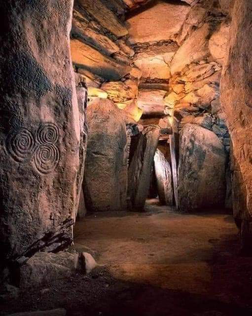 Newgrange a Neolithic tomb about 5,200 BC years old, was built in 3,200 BC. Located in county Meath in the Republic of Ireland. It's older than the pyramids in Egypt by 600 years and older than Stonehenge by 1,000 years.

#drthehistories