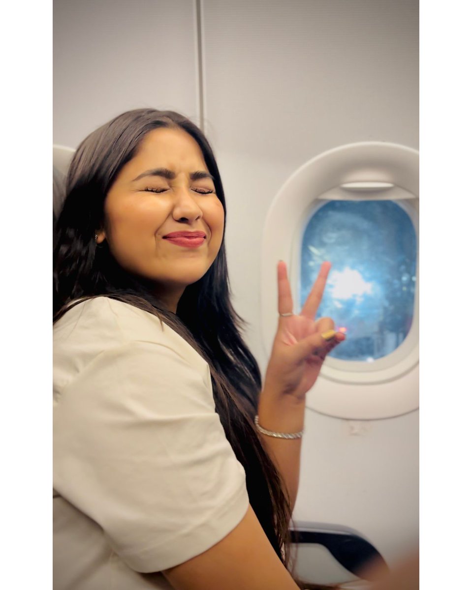MahiGinni's tweet photo. My Soul is in the SKY 🌌✈️ https://t.co/OWSUgGfoex