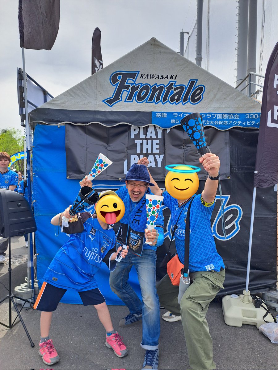 east_de_trio's tweet photo. #PLAYTHEPLAY ブースで #オジバナダ さんと撮影🎵
前回の多摩川クラシコでも勝利したので今日も勝つ‼️ https://t.co/DVXMgj6COA