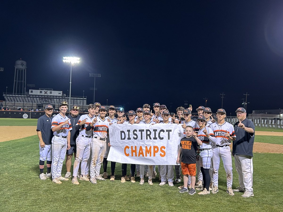 Great night #PantherNation. Got to celebrate our wonderful parents and 14 super seniors with a 7-2 victory over Southside. Really proud of this group!! @MVISD @PantherSportsMV @rcaudiosports @5ATxHSBaseball