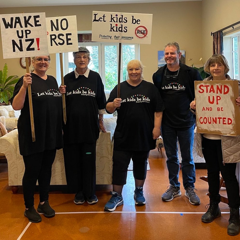Some of our @letkidsbekidsnz family joined the many people in 🌧️ #Auckland today to send a message to the Govt to remove the current RSE curriculum. #LetKidsBeKids