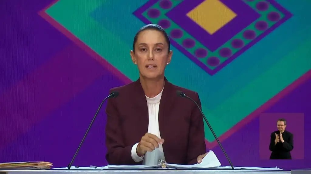 🗳️📌LAS CONTRADICCIONES DE SHEINBAUM SOBRE LOS PANAMÁ PAPERS Y SUS FAMILIARES

Información del Consorcio Internacional de Periodistas de Investigación (ICIJ) confirmó la existencia de al menos 3 empresas offshore vinculadas a 9 familiares de Sheinbaum, incluyendo su madre. 

En