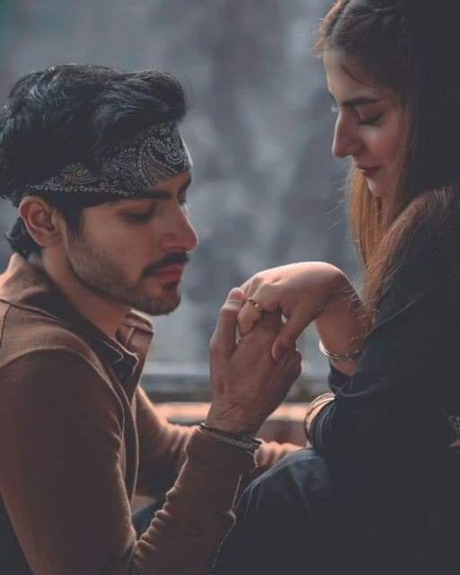 ایک ایسا شخص ,....... دسترس میں ہے میری!! 
 بات کر کے جِس سے , دل کا بوجھ اُتر جاتا ہے!!

جانے کیسا طلسم ہے ,..... اُسکے الفاظ میں جو!! 
صبح بخیر!,.......... کہے تو دن اچھا گُزر جاتا ہے!!
#سارہ
#سوچ_کا_سفر