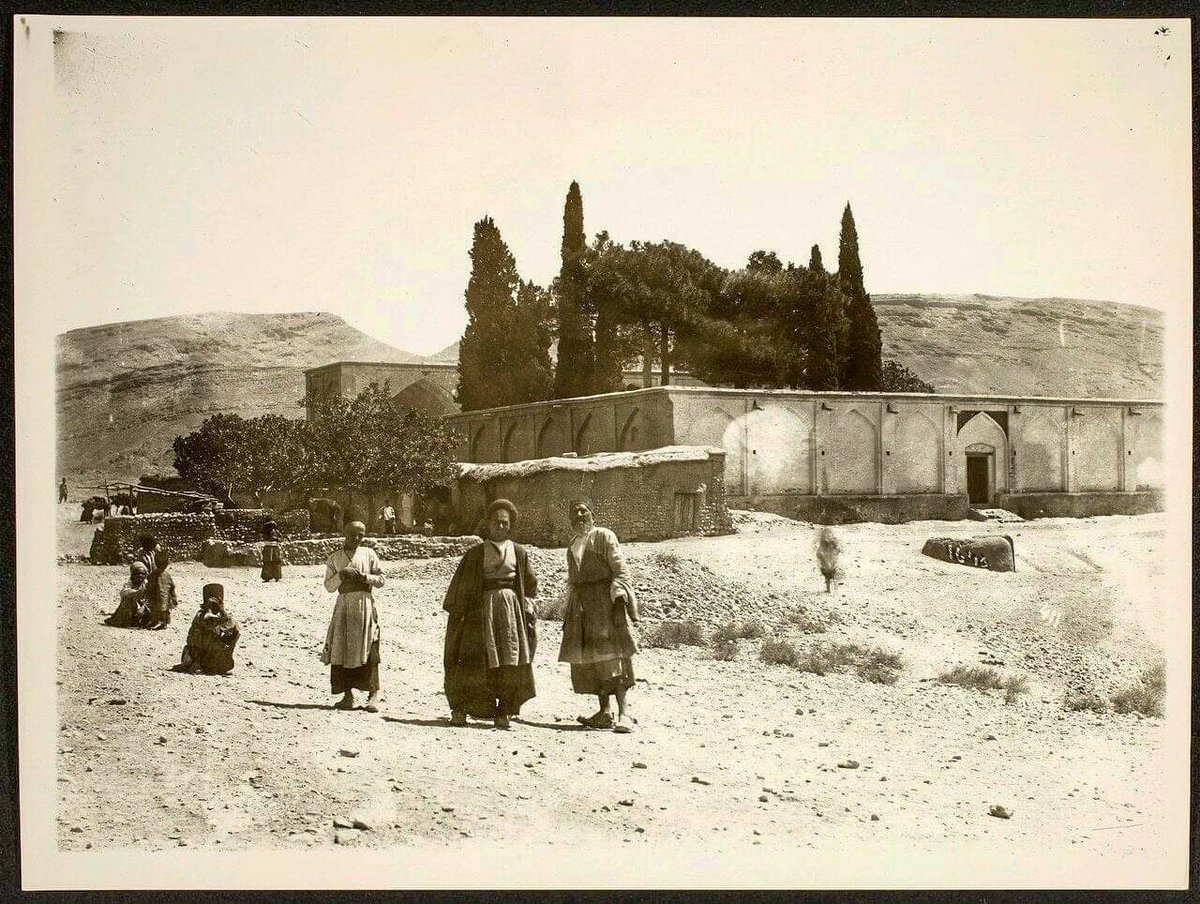 مقبره شاعر نامدار #سعدی

در حاشیه شهر #شیراز

.