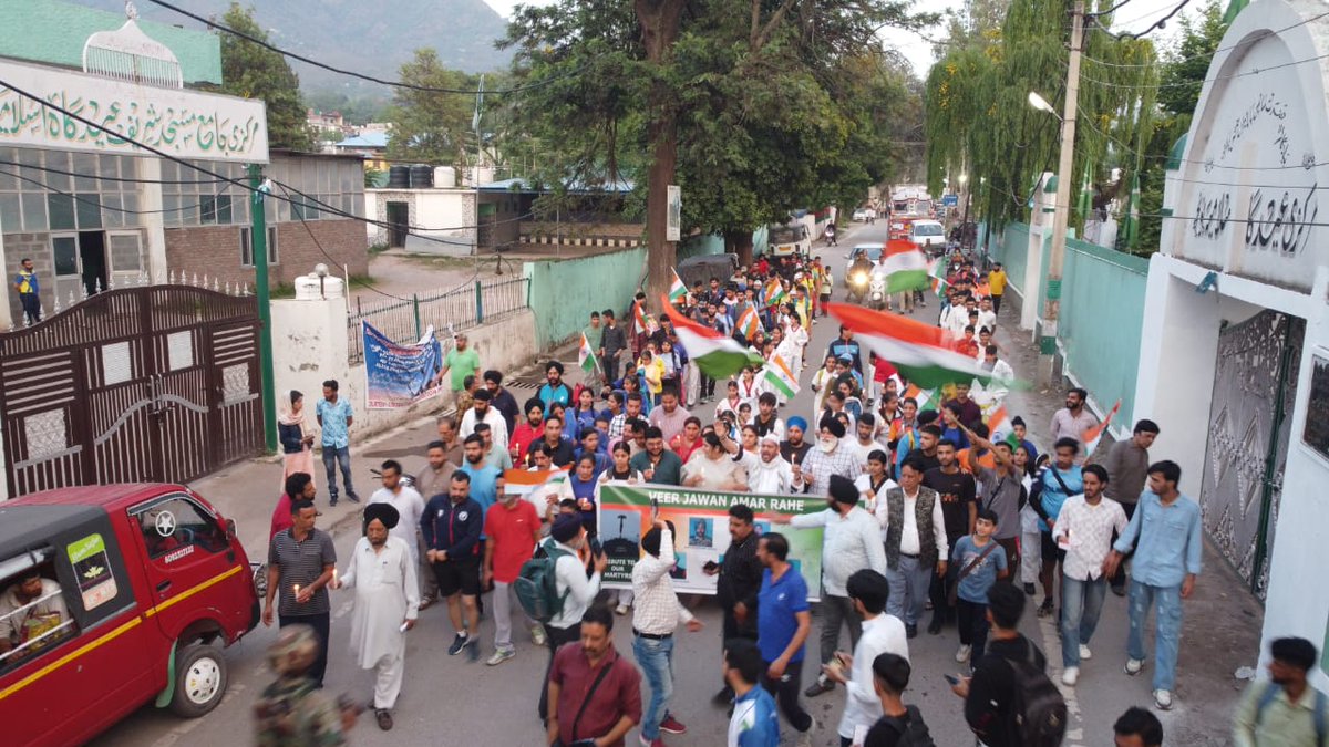 JamnedL53218's tweet photo. #Kashmir is an integral part of India. Instead of futile pursuits, #Pak should prioritize the development of their nation for a prosperous future. #Peace #Development #Remembranceday #Bravehearts #kashmirrejectterrorism #terrorfactorypak #PoonchterrorAttack #blacklistpakistan https://t.co/AUAF2dBR2S