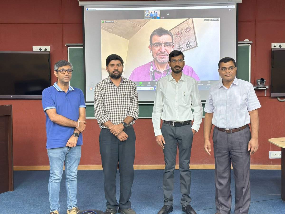 Congratulations to Vivek for successfully defending his Ph.D. thesis yesterday. It was a pleasure to have Prof. Xavi Ribas as the external examiner for the viva-voce examination. @VivekBhoyare @ribas_xavi @chm_iiserb @iiserbhopal