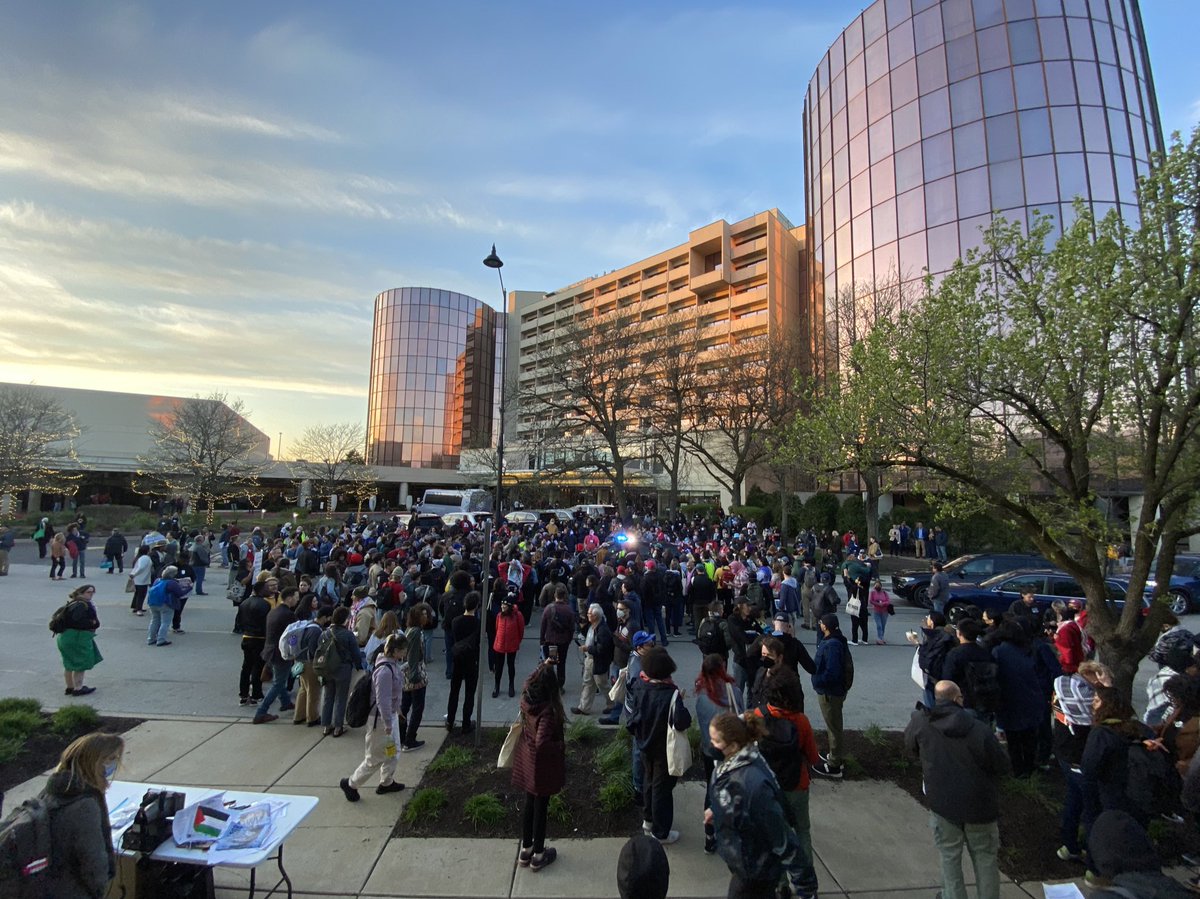 seems like there were more folks outside attending the labor for palestine action than there were folks inside at the actual main sessions 🇵🇸 #LaborNotes2024