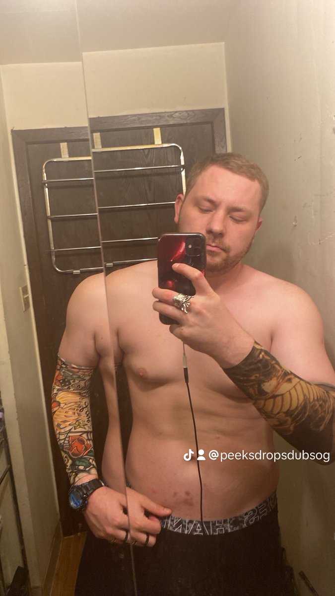 PeeksDropsDubs's tweet photo. 225lbs buff boy time https://t.co/WKInL8LfAU