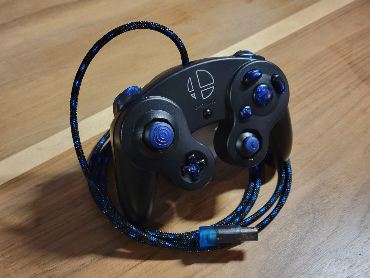 Still grinding out controllers for House of Paign tomorrow but I had to take a second to appreciate these two!

Shoutouts to <a href="/MeleedyMods/">Meleedy</a> for the perfect cables to finish these off!