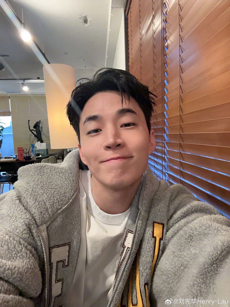 #HenryLau shares new snap 

#LiuXianhua #刘宪华