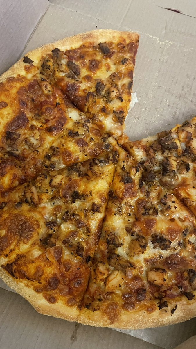 AjayVishwanath's tweet photo. @dominos_india got a burnt margherita pizza and a pepper barbecue on April 14th.  Two tickets were raised, 8578397 and 8565059. No support provided yet.
Highly disappointed with the service. Pls arrange for a refund.
Pls check the image of the margherita against your own menu ! https://t.co/onOwzFLfsx