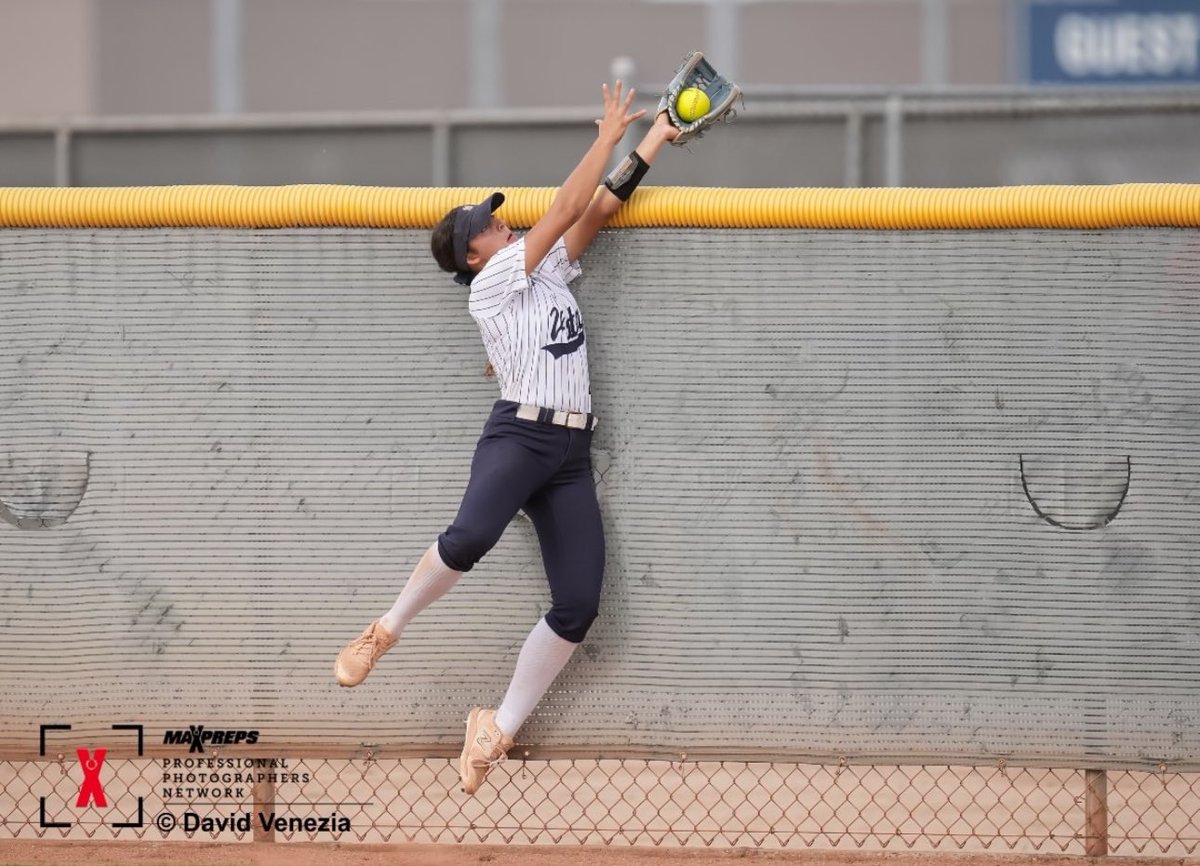 LaciLop01's tweet photo. Thursday we played basha and won 14-3! What a great team win. I went 2-4 with a triple and a double! I also robbed a home run in center field in the 2nd inning that got us fired up! #uncommited #softball #d1softball #d2softball #2024 #NCAASoftball https://t.co/wU7NYTGhBK