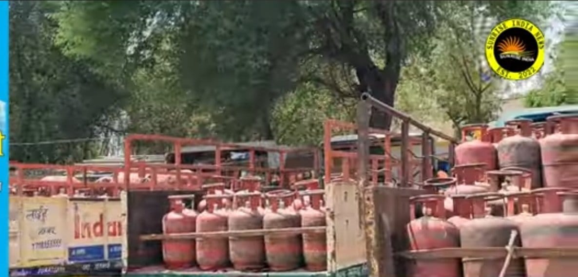 Who Cares!!!
Unsafe transportation  of LPG in tractor trollys State Rajasthan Lpg Distribution. OMC Field Officer's  , Local Administration Or Lpg Distributors 
<a href="/ChairmanIOCL/">ChairmanIOC</a> 
<a href="/CmdHpcl/">CMD HPCL</a> 
<a href="/cmdbpcl/">CMD BPCL</a> 
<a href="/PetroleumMin/">Ministry of Petroleum and Natural Gas #MoPNG</a> 
<a href="/Secretary_MoPNG/">@Secretary_MoPNG</a> 
<a href="/PoliceRajasthan/">Rajasthan Police</a> 
<a href="/PesoNagpur/">PESO Nagpur</a> 
<a href="/pesojaipur/">Dy. Chief Controller Of Explosives</a>