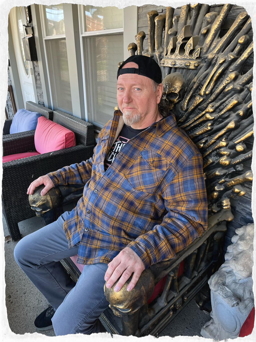 TheIncurablesMI's tweet photo. Hey fellas, just picked up my new drum throne. #RocknRoll #GameOfThrones #TheIncurables https://t.co/eeYdR5CT0E