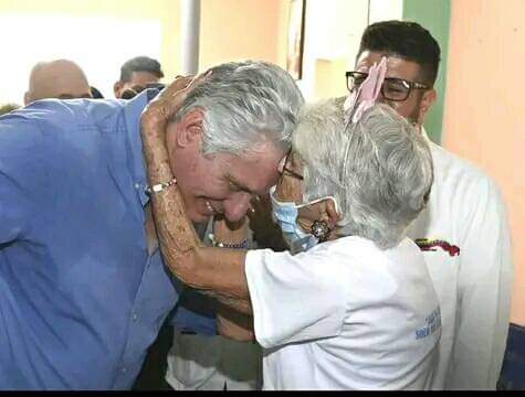 Felicidades al Presi ❤️🇨🇺 el mérito mayor ha sido mantenerse firme y fiel, cuando sabemos bien que le han 'tirado' con todo en esta guerra intensa y sin descanso que se nos hace, él ha sido un objetivo principal, y con la frente en alto, ha estado valiente Felicidades @DiazCanelB