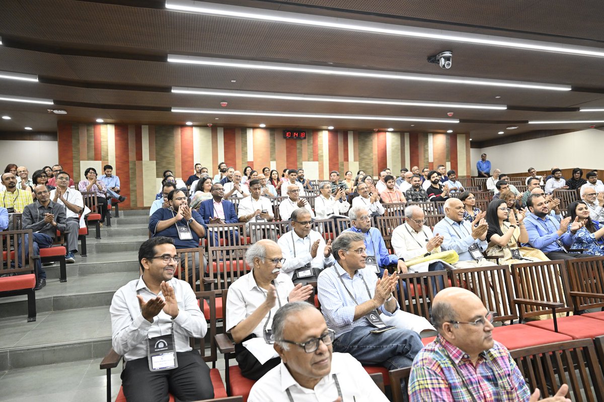 IIMAhmedabad's tweet photo. In 1971, IIMA became the first IIM to start a #DoctoralProgramme known as the Fellow Programme in Management (FPM) and is now called the Doctoral Programme in Management.
As we mark the completion of 50 years since our first FPM graduate, IIMA hosted a Golden Jubilee Celebration. https://t.co/5GiUe0jVju