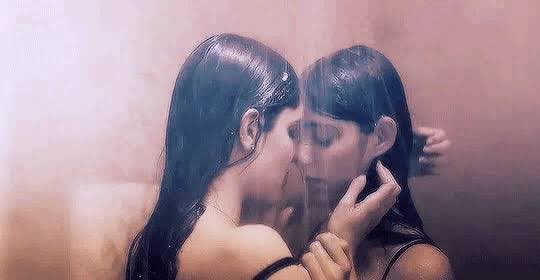 CapricornMoon27's tweet photo. ¿O sea que las piscinas y las regaderas son cosa de lesbianas? Me encanta ✨

CONTEXTO ROBERTANA
#MareaDePasiones https://t.co/4oLupNBRoF