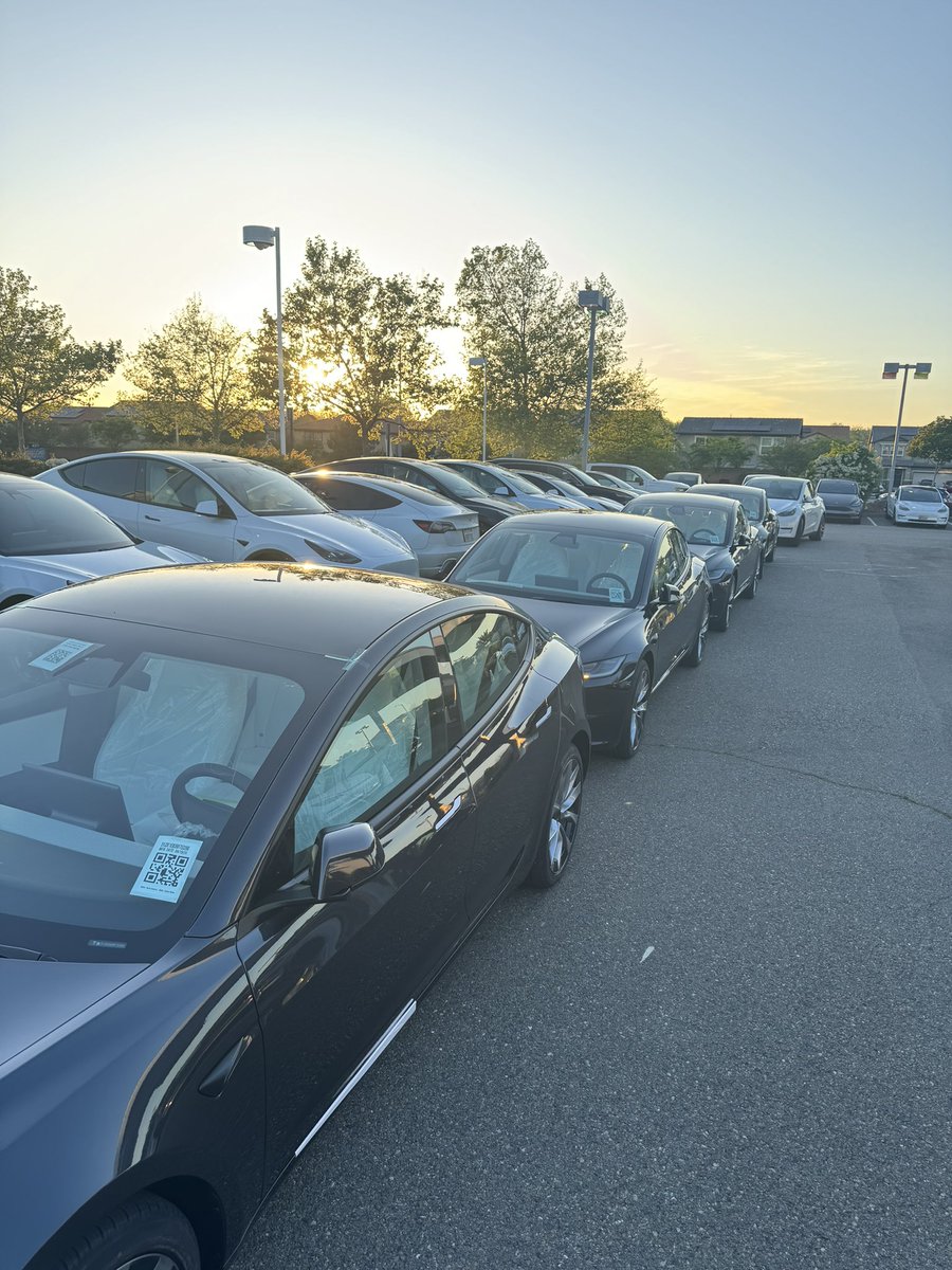 First U.S white interior new Model 3 just arrived in Rocklin, California. MFG 04/19 (Today)